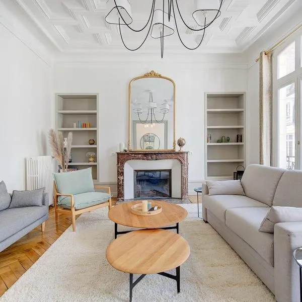 Spacieux Appartement - Type Haussmannien - Wifi, hotell i Tours