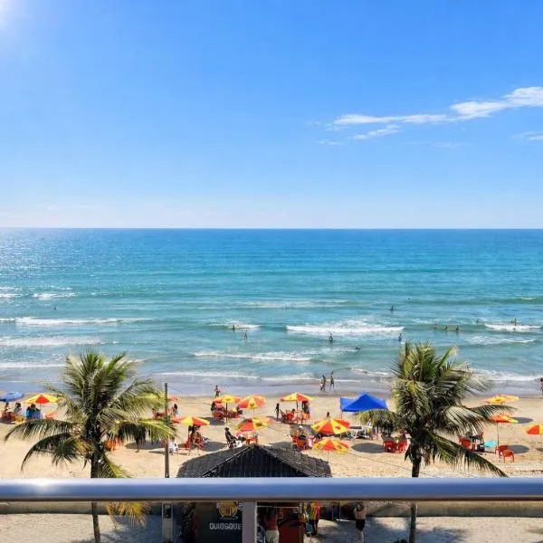 Apto Frente Praia Familiar, hótel í Mongaguá