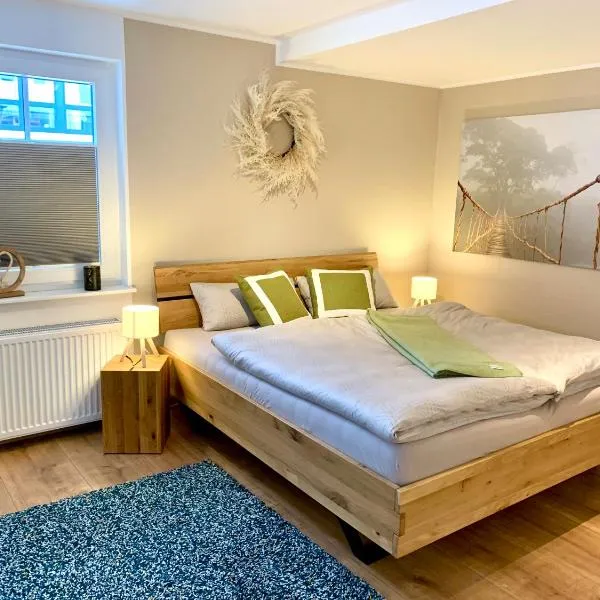 CityNest - Moderne Ferienwohnung, Top-Küche, Komfortbettwäsche, zentral in Schmallenberg, hotel en Schmallenberg