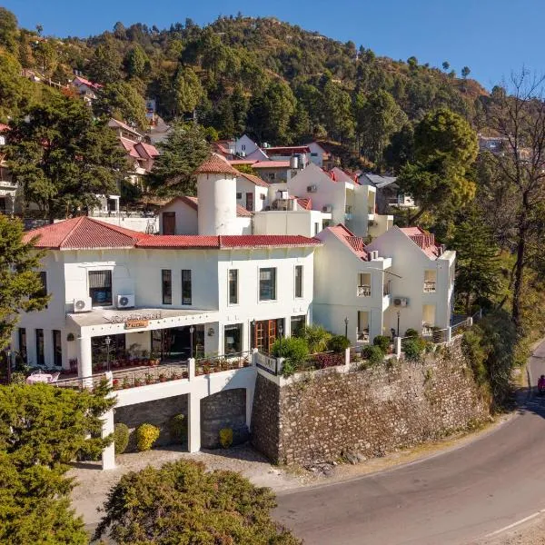 8fold-Pinecrest By LaRiSa, Bhimtal, hotel i Bhimtal