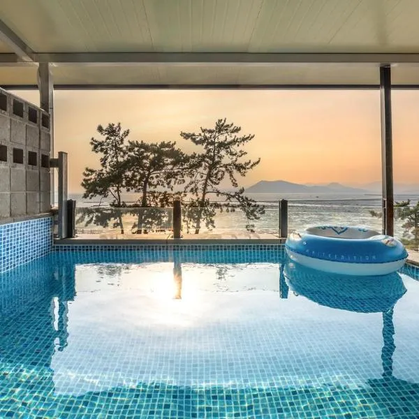 Yeosu Fisterra Spa Poolvilla, hotel u gradu Yeosu