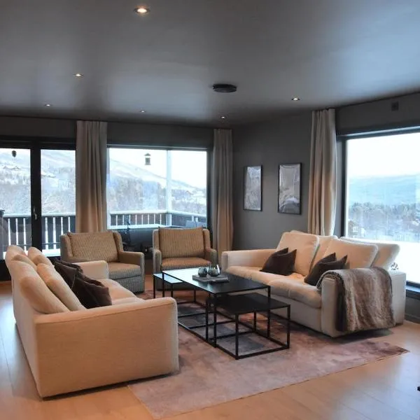 luxury home with jacuzzi, hotel Geilóban