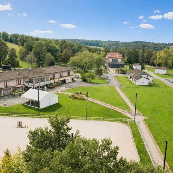 Domaine de Pousiniès, hotel em Saint-Étienne-de-Tulmont