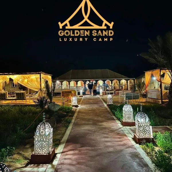 Merzouga Desert Experience Camp-Erg Chebbi Sunset & Camel Ride, hotel en Merzouga