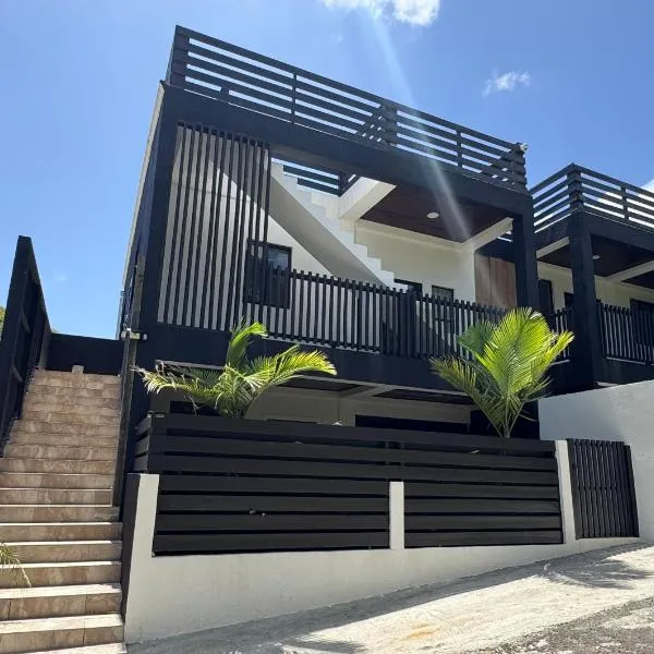 Sea View Condo, 5 Mins from UVF Intl Airport, hotel di Morne Caillandre