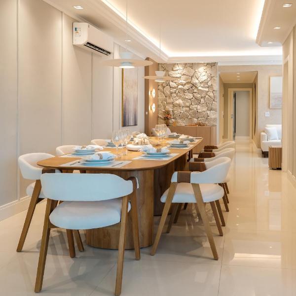 Apartamento Luxuoso Beira-Mar - 4 Suítes e Garagem
