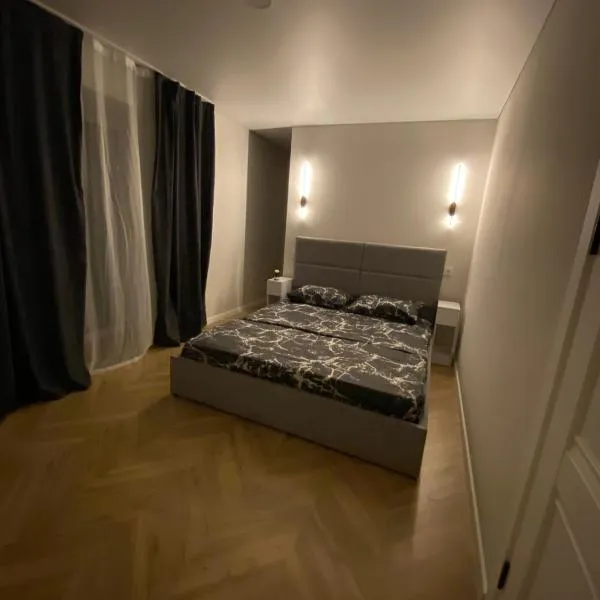 Центр тріо1, hotel a Kamianets-Podilskyi