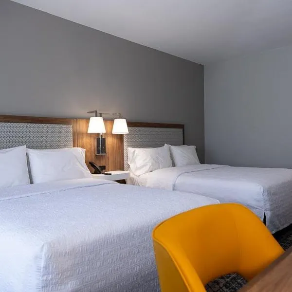 休斯頓羅森伯格漢普頓套房酒店，羅森伯格的飯店