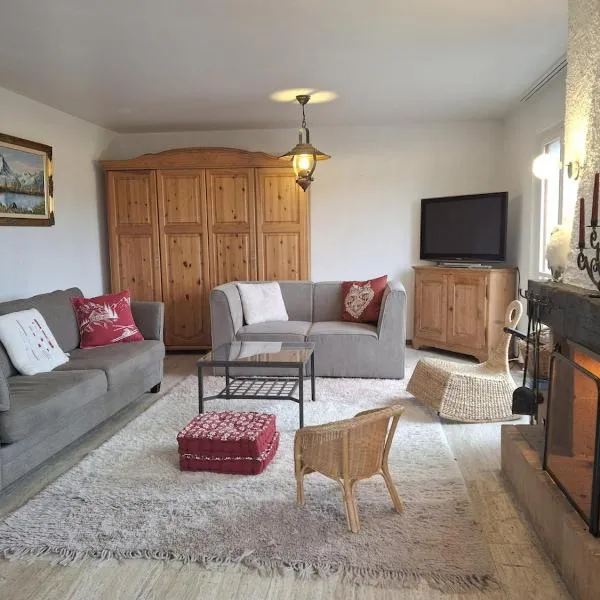 Chalet Bambi, spacieux, jardin, cheminée, kids & pets friendly, hotell i Grimisuat