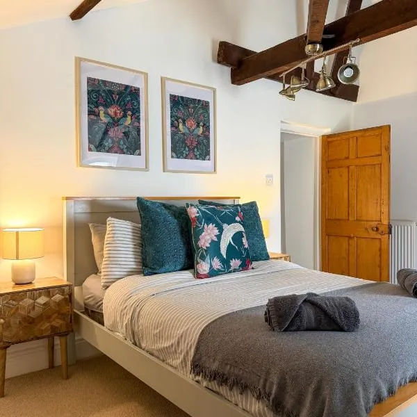 Penthouse Retreat - 2 bed flat, sleeps 4 - Brampton Town Centre, Hadrians Wall，布蘭普頓的飯店