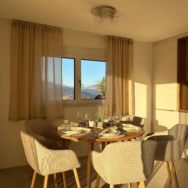 Der Bungalow am Sonnenplateu - See und Bergblick, hotel di Döbriach