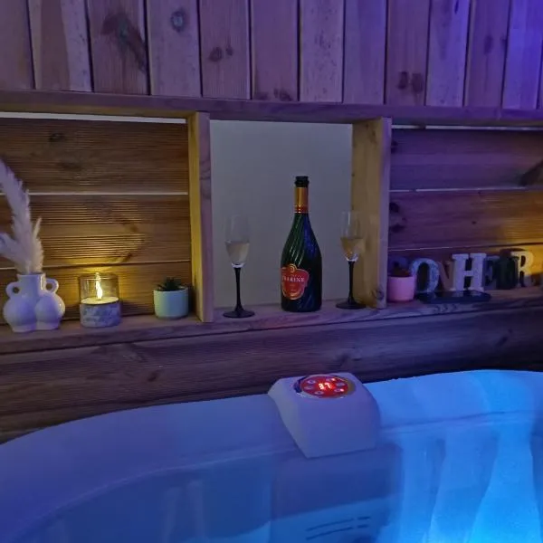 Maison du bonheur de JC, hotel en Cabrières-dʼAigues