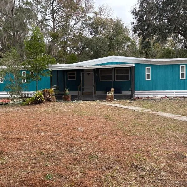 Prime Crystal River location!, hótel í Crystal River