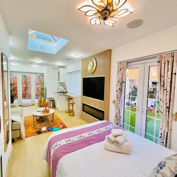 Hayaat Cottage, Cosy New Studio, great London link: Grays Thurrock şehrinde bir otel