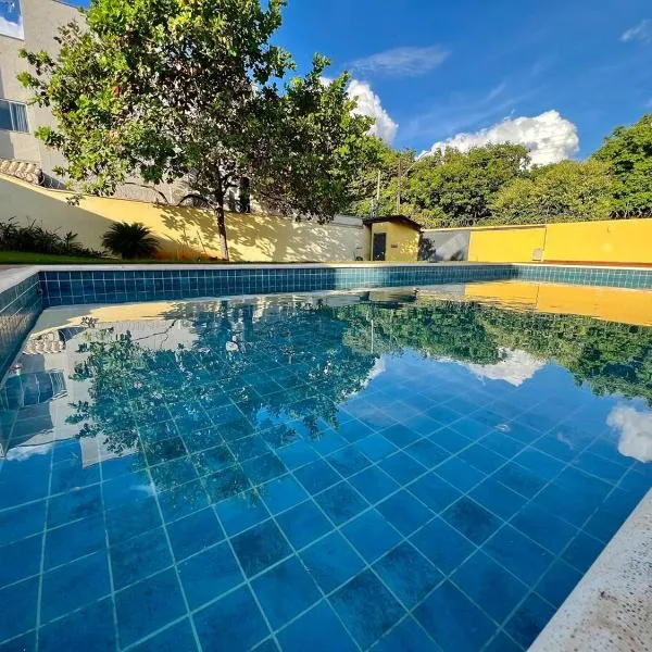 Casa no St Jaó - Piscina Aquecida e Jardim,戈亞尼亞的飯店