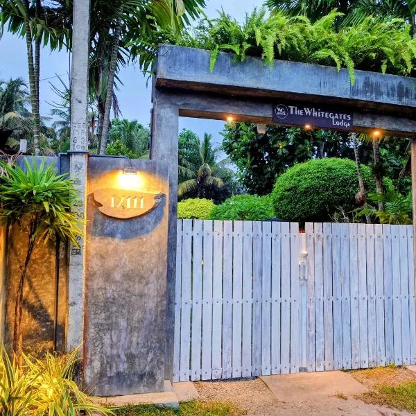 The Whitegates Lodge, Hotel in Weligama