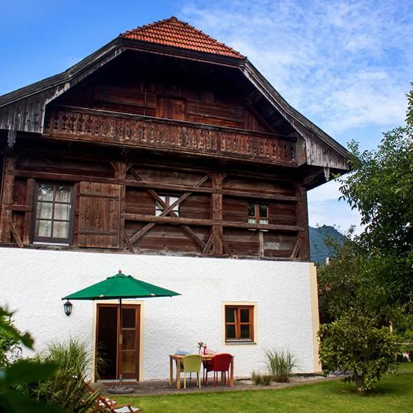 Haus am Salinenweg, hotel v destinaci Grassau
