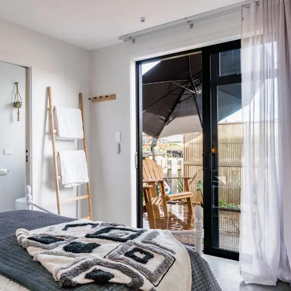 Walnut Studio, Hotel in Raglan