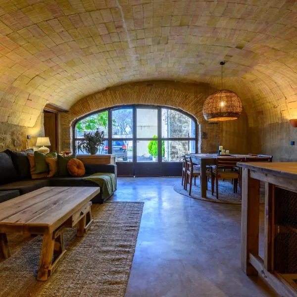 Cal Robusto, Apartament in Masía with horses, hotel em Siurana