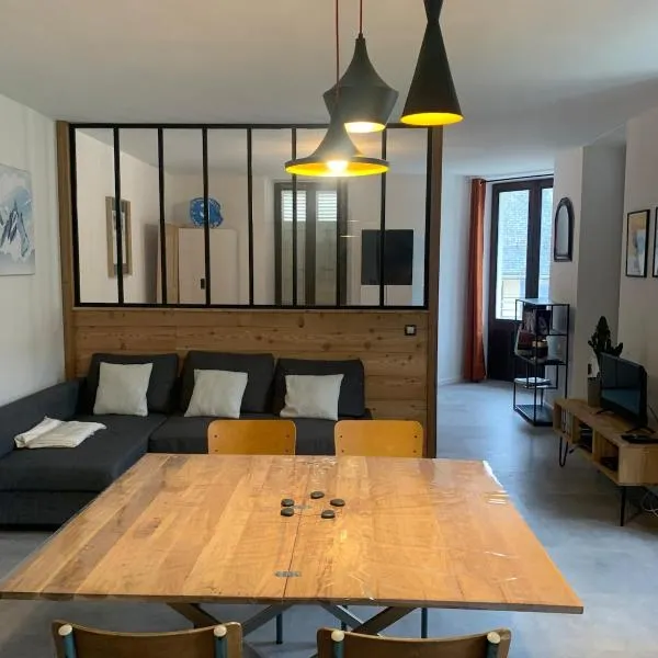 Charmant Appartement ensoleillé Massif des Bauges، فندق في Leschaux