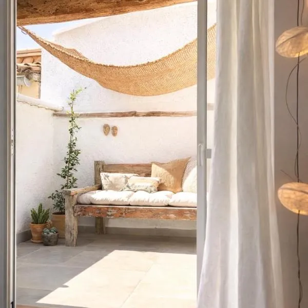 La terrasse du pont jullian charme et calme dans le cœur historique – hotel w mieście LʼIsle-sur-la-Sorgue