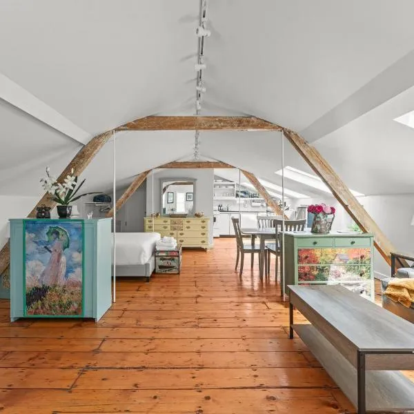 Studio Flat Above Historic Cider Mill，韋斯特波特的飯店
