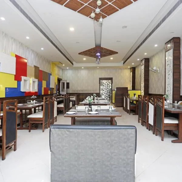 Hotel O Subhadra Residency, hotel di Meerut