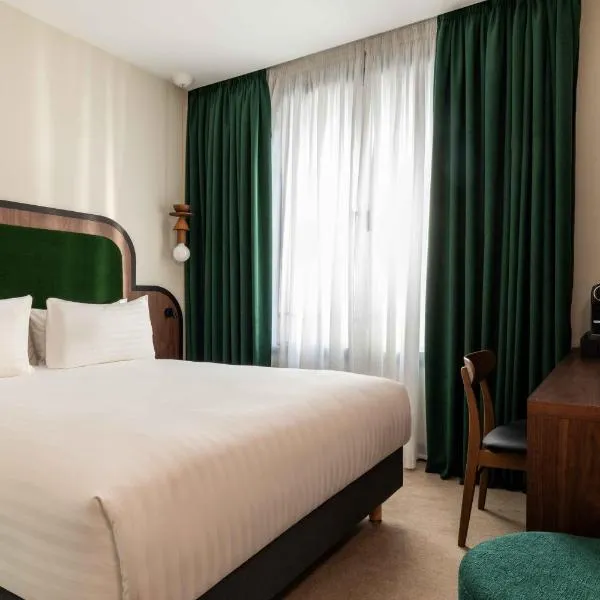 فندق لو ريتشمونت، فندق في باريس