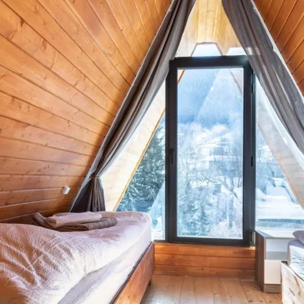 Rock Cabins Svaneti, готель у місті Местія