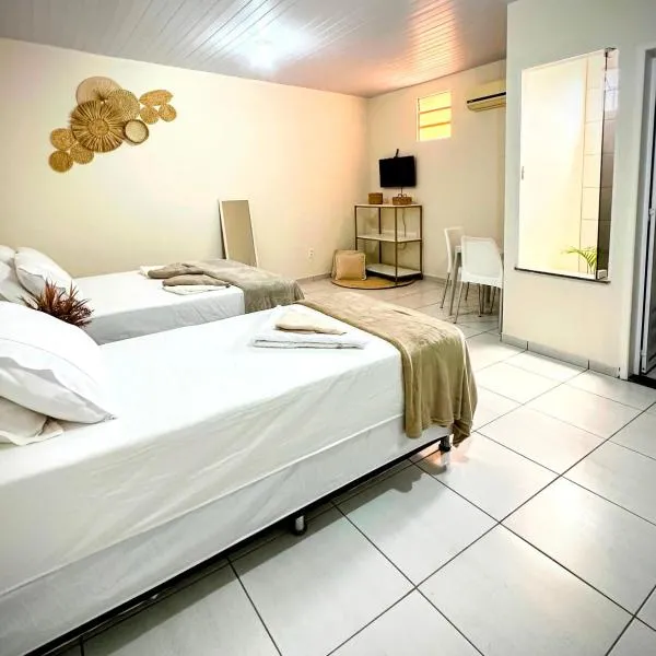 Casa da Loló suítes - Centro Barreirinhas, hotel in Barreirinhas