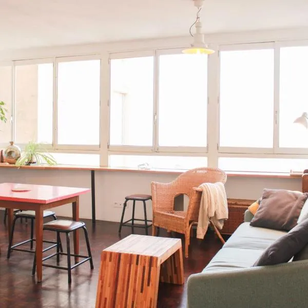 Apartment with stunning views in Paris, hotel v Paříži