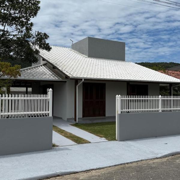 Casa Mezanino - 10 minutes from Guarda do Embaú