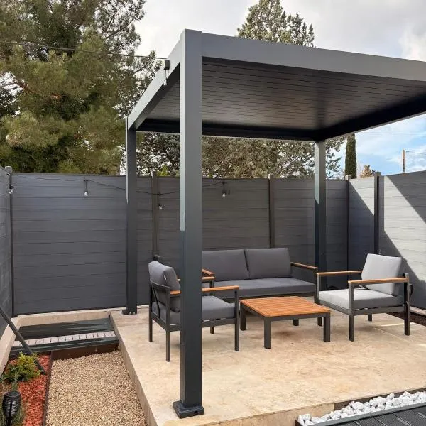 Viesnīca Esprit Lubéron, La Lavande, logement entier pilsētā Le Thor