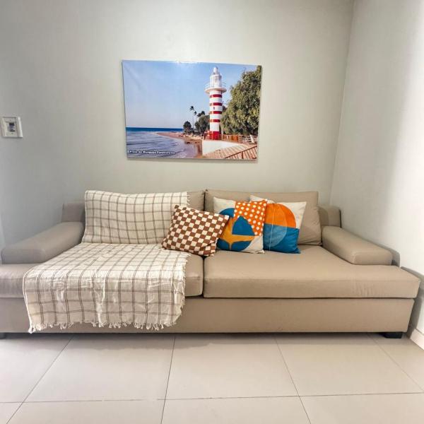 Casa 2 Quartos com Ar Condicionado e 1 Suíte a 200mts da praia
