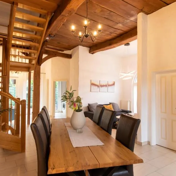 Denkmalgeschütztes Fachwerkhaus im Zentrum mit Garage, hotel em Ibbenbüren