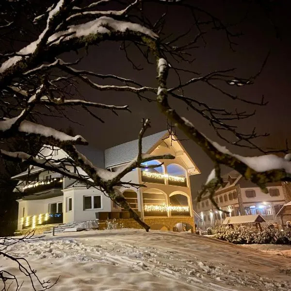 Filuma Suite with private terrace and balcony PANORAMIC GACKA VIEW, hotel en Otočac