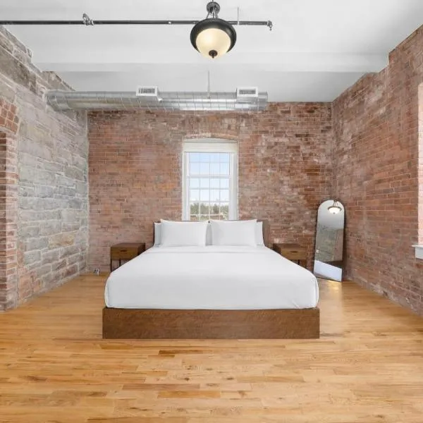 Tri Century Mill Suites, hotel i Carleton Place