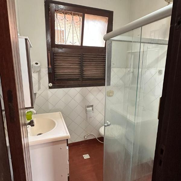 Casa ampla e bem localizada - 1 rua da praia - Foto 3