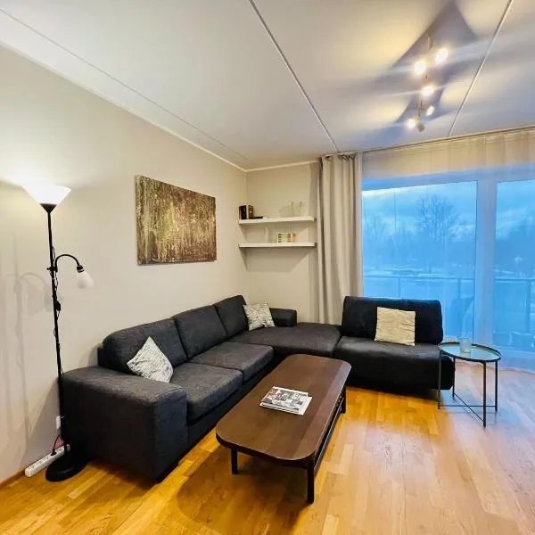 Spacious & Modern 1 BedRoom Apt Near Lauluväljak- Tallinn, khách sạn ở Tallinn