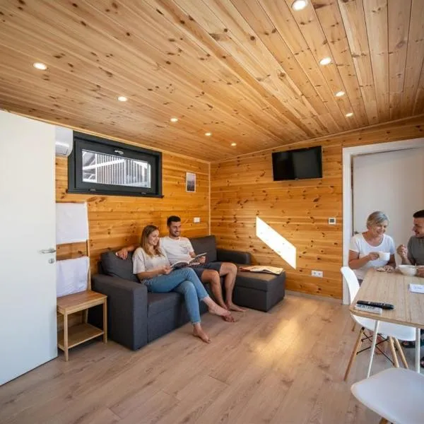 Pixel - Tiny Campus, hotel em Tîrgu Secuiesc