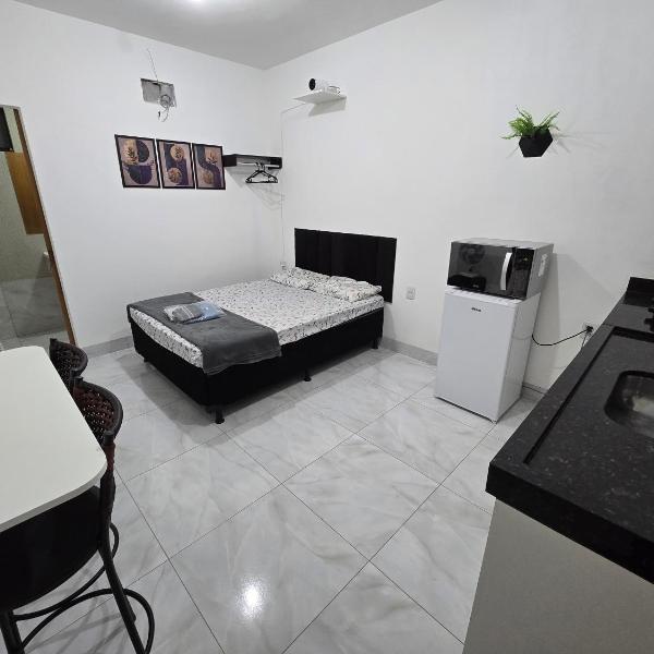 Flat 04 com lavanderia na entrada e feira as domingo e quartas