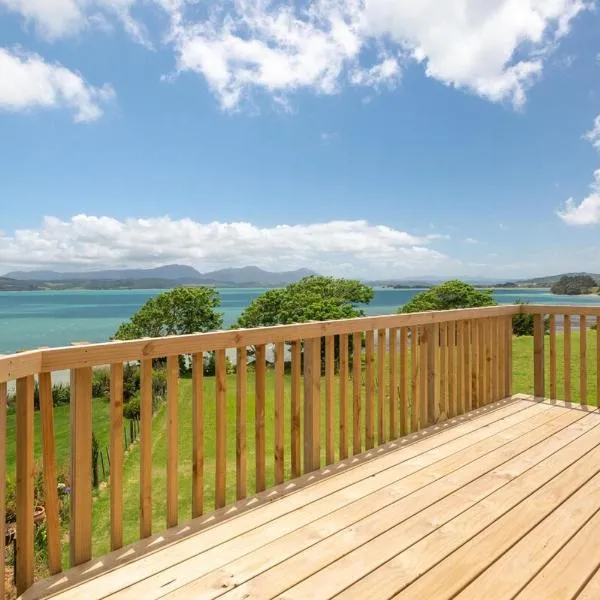 Beautiful Upstairs 1-3 Bdr Apartment at ONEPU MOANA HOLIDAY HOME incl Spa-Pool، فندق في أوبونوني