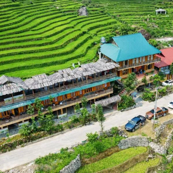Hmong Wooden Home, hotel in Sapa
