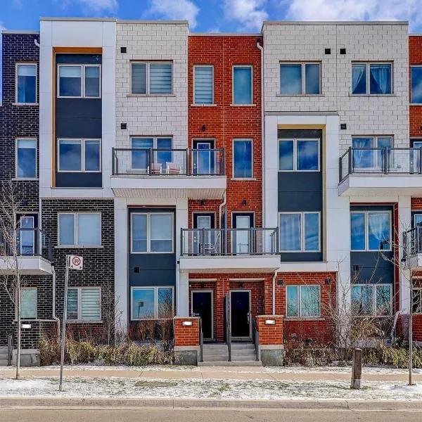 Downsview Park Luxury Townhome near Yorkdale Transit, hotel en Toronto