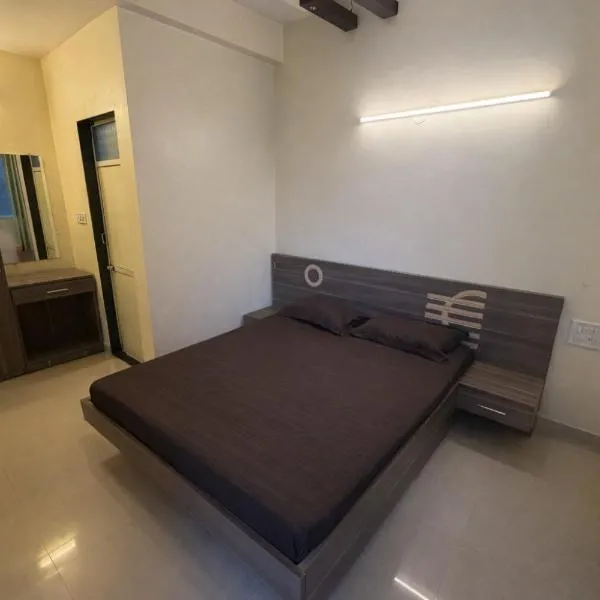 Hotel rosewood plaza - Mahabaleshwar , Couple & Family Stay Rooms with Free Wi-Fi, Hotel in Mahabaleshwar