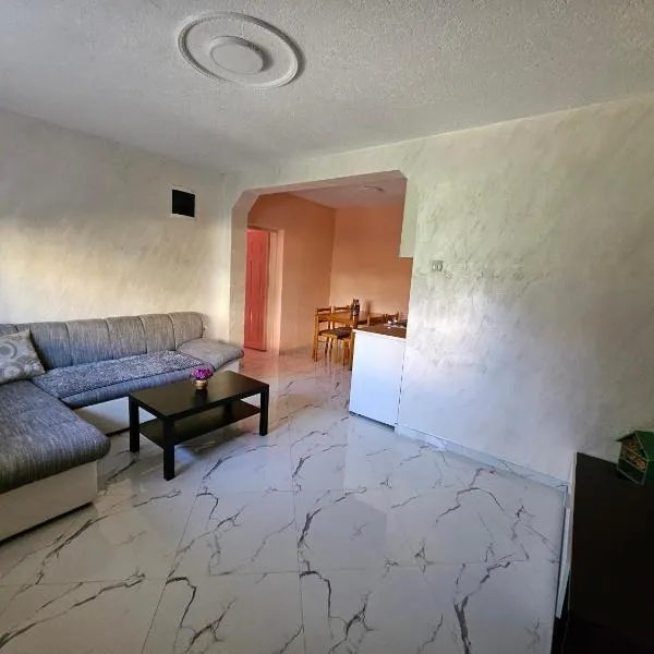 Apartments Bulatović, hotel din Bar