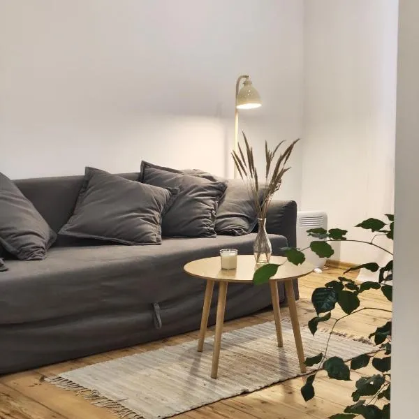 Klints 9 Rent Apartments - Stay in Liepāja, hotel u gradu Lijepaja