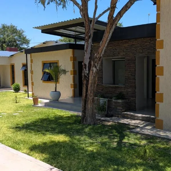 The Homely Curve Guesthouse, hotell sihtkohas Maun