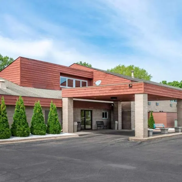 Coratel Inn and Suites By Jasper River Falls，River Falls的飯店