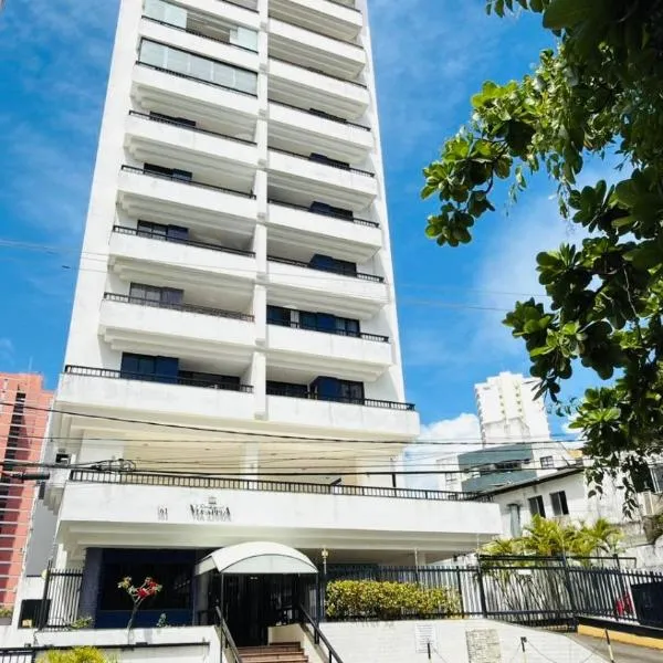 Varanda Charmosa I 650m da Praia I Garagem I Apto Completo, hotel di Salvador
